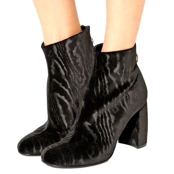 Anthropologie Shoes - Anthropologie 8 Louise et Cie $299 Velvet Burnout Ankle Boots Zebra Black 38
